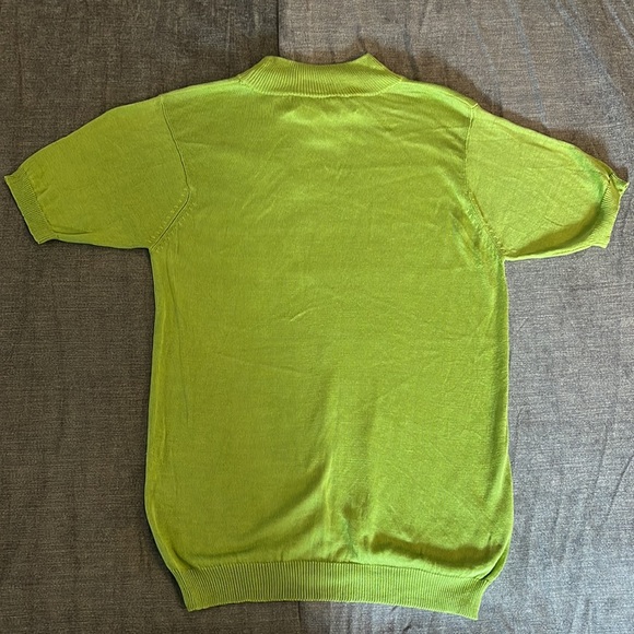 Joseph A, 100% silk, short sleeve sweater, size small, petite. (23-122) - Picture 6 of 6